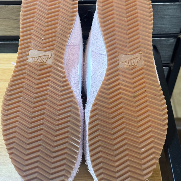 🩷🤍 NIKE PINK CORTEZ SNEAKERS🤍🩷 - Picture 4 of 8